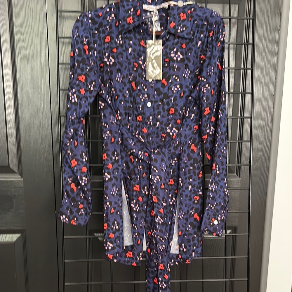 Chic Leopard Print Button-Up Dress
